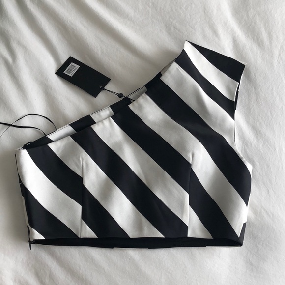 Kendall & Kylie Striped top - Picture 2 of 2
